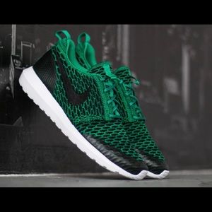 Nike green roshe